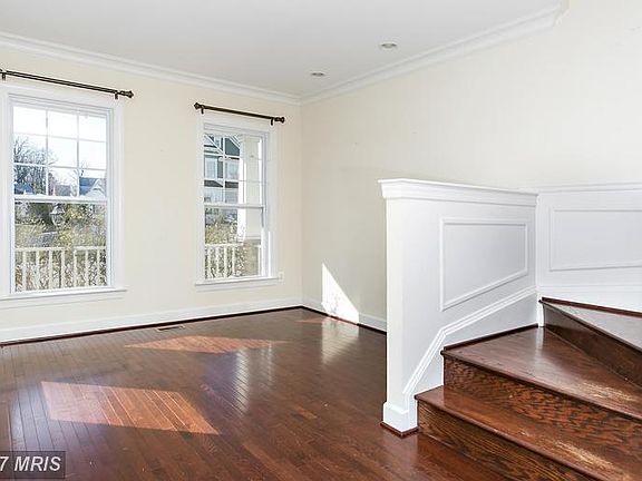 3rd image of 111 Newmarket Ct