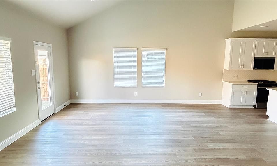 1st image of 600 Midnight Oak Dr #600