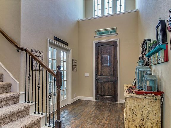 4th image of 3424 Hawthorn Ln