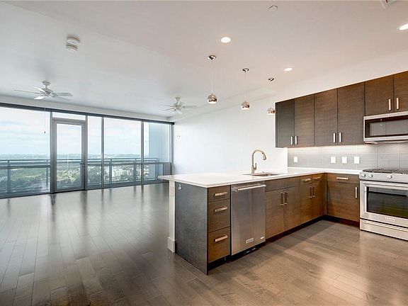 4th image of 222 West Ave Unit 2706
