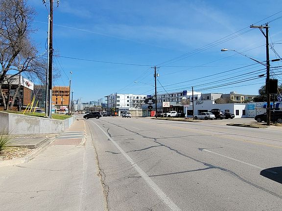 5th image of 1702 S Lamar Blvd Unit 20