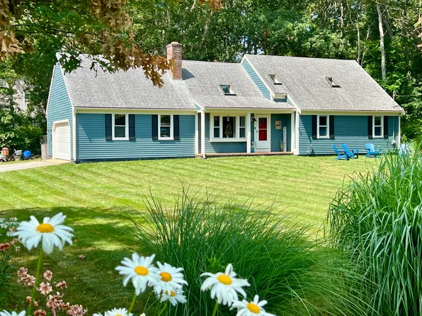 11 Cross Hill Road, Forestdale, MA 02644