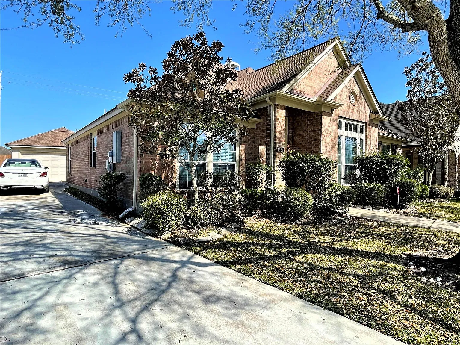 3 bed, 2.0 bath, 2276 sqft, $2,450 — Photo 3