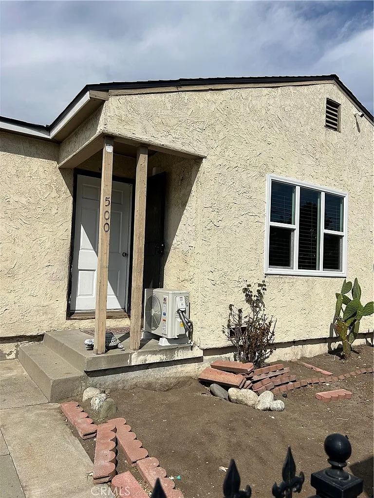 2 bed, 700 sqft, $2,100 — Photo 4
