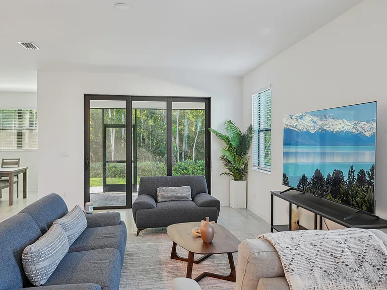 Juniper Pointe Townhomes — Photo 10