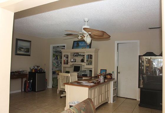 4th image of 401 1st Ave