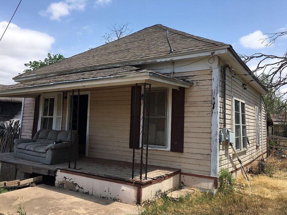 805 S Neches St, Coleman, TX 76834 Zillow