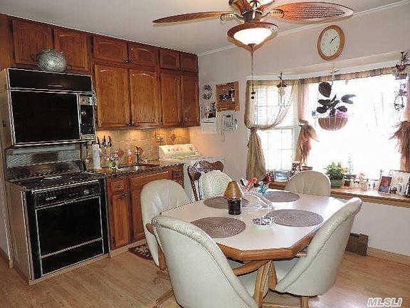 2nd image of 30 Polo Ln
