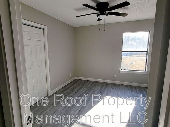 3rd image of 1848 Glendale Ave