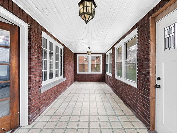 5th image of 2511 Tuscarawas St E
