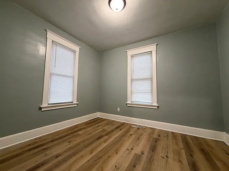 W Laura Ave — Photo 3