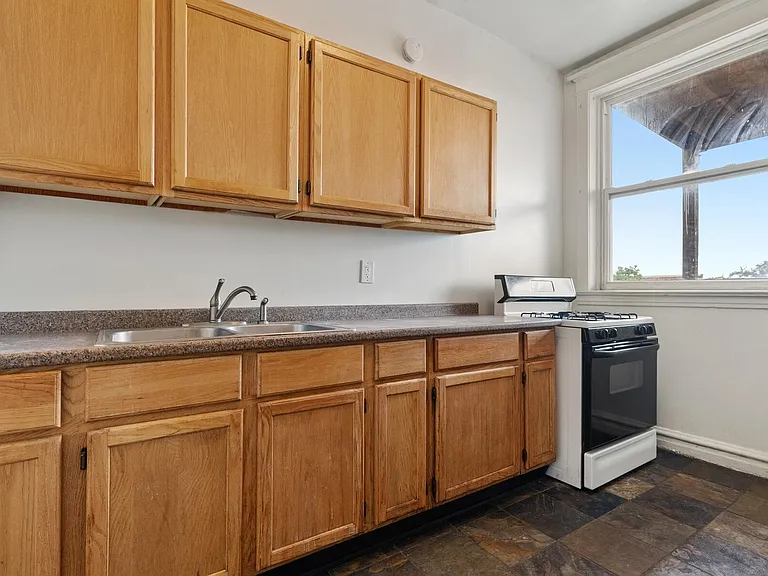 5126 S Greenwood Ave #1 — Photo 8