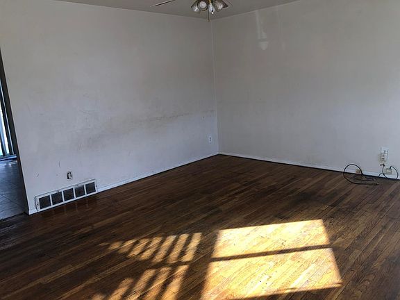 3rd image of 2010 S Teralta Cir