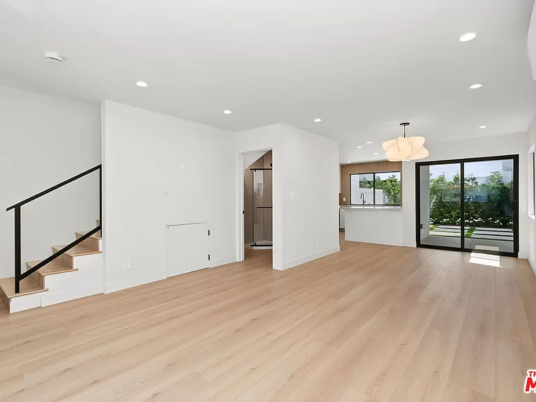 5841 Whitworth Dr — Photo 24