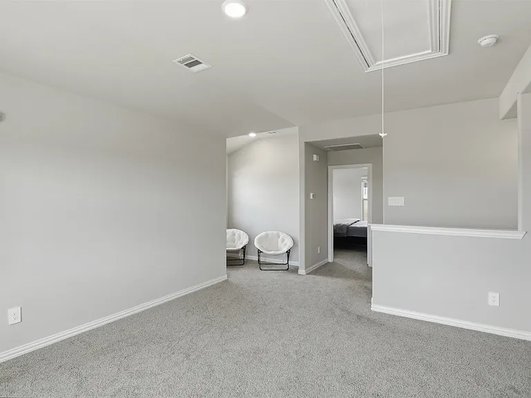 2275 Cliff Springs Dr — Photo 26