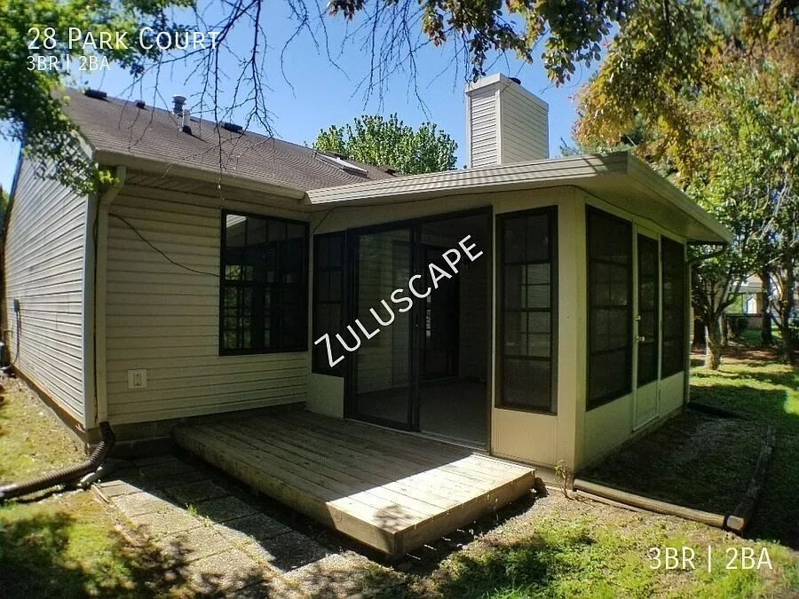 Newly remodeled 3 bed/2 bath ranch w/ 2 car garage — Photo 3