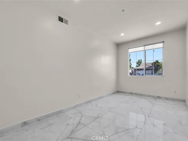 15708 Athena Dr — Photo 16
