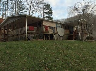 1220 Sams Run Rd, Linden, WV 25259