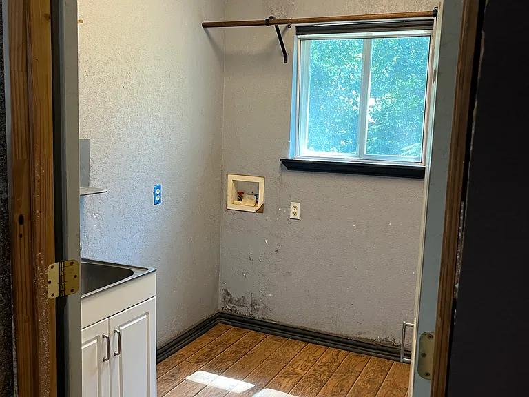 661 E Crow St — Photo 13