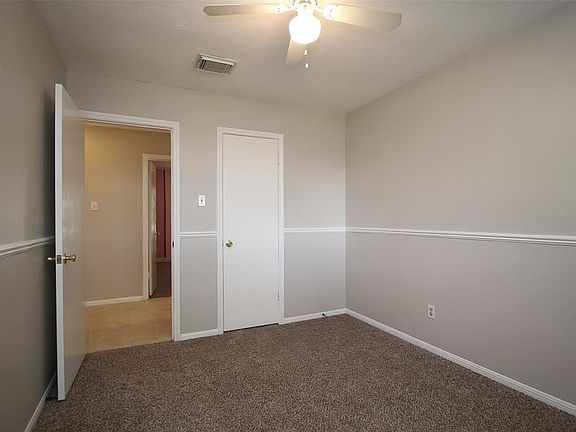 4th image of 15426 Pebble Lake Dr