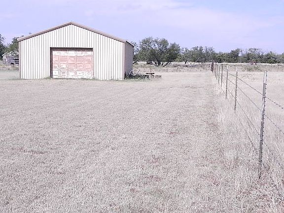 3rd image of 3527 County Road 2184