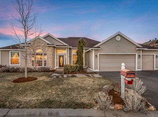 7701 Roseland Dr, Urbandale, IA 50322