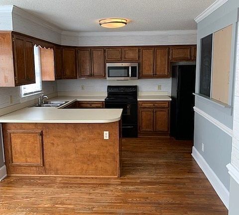 2nd image of 2125 Vale Ct