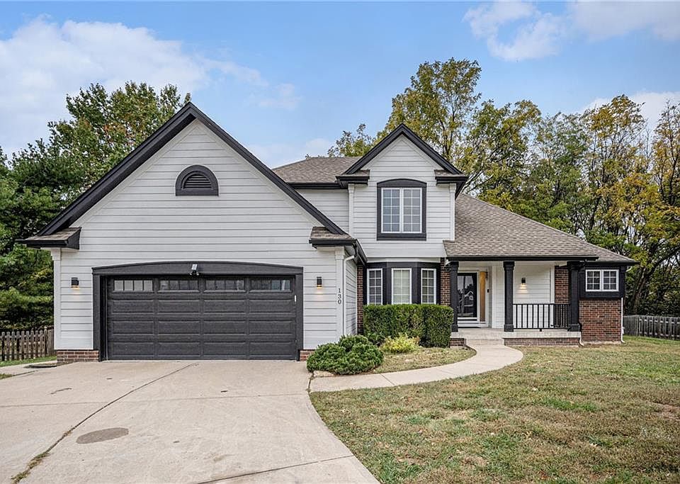 1st image of 130 SE Somerset Ct