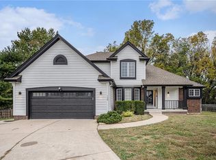 130 SE Somerset Ct, Lees Summit, MO 64063