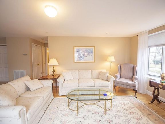 4th image of 767 Washington St APT 101