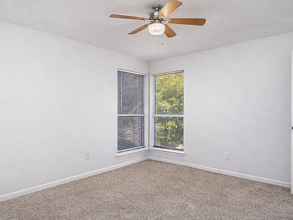 5th image of 4027 Briar Glen Dr