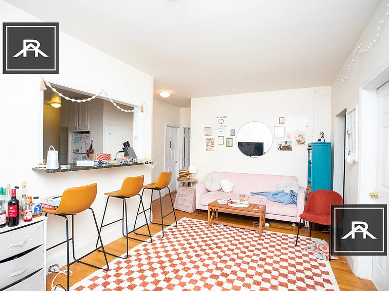 52 Egmont St #5 — Photo 2