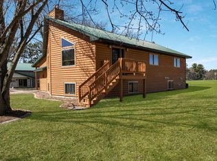6589 N Dorwins Mill Rd, Durand, WI 54736