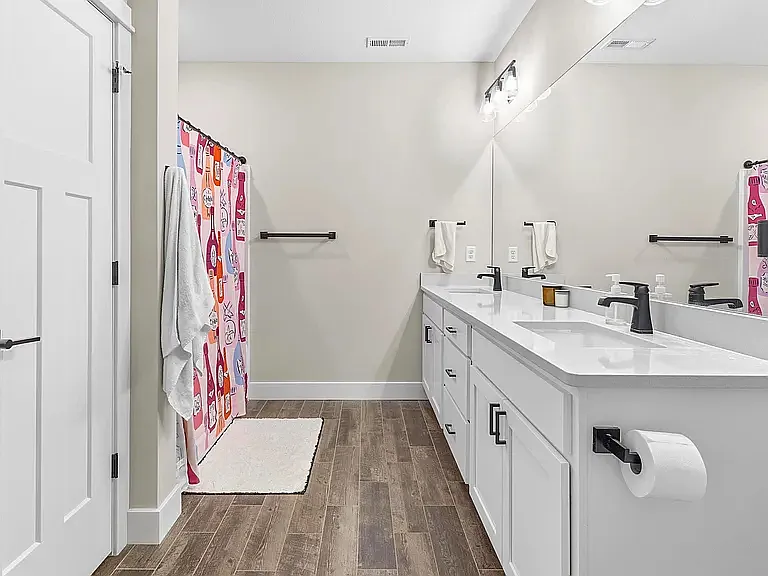 3912 Travers Cir — Photo 39