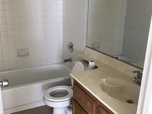 2nd image of 2813 Du Barry Manor Ln