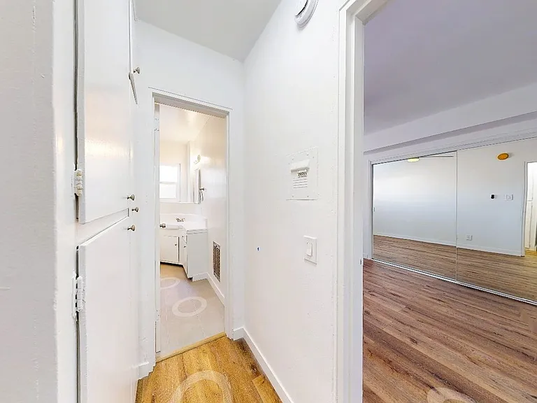 1815 N. Harvard Blvd — Photo 30