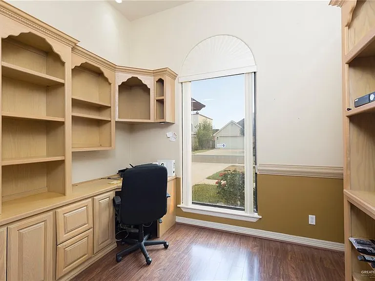 1903 Audrey Dr — Photo 4