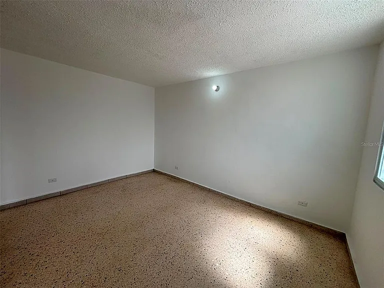 18-6 Street Sabana Gdns #18 — Photo 14