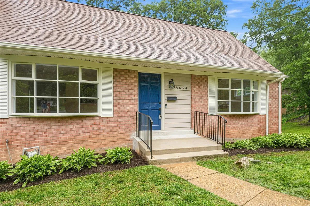 6 bed, 2550 sqft, $4,750 — Photo 4