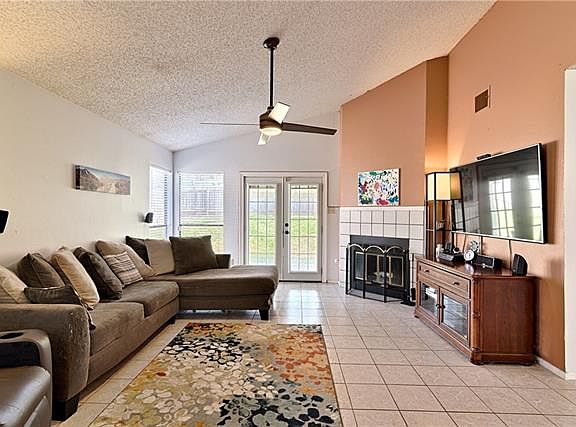 5th image of 1304 Alma Dr
