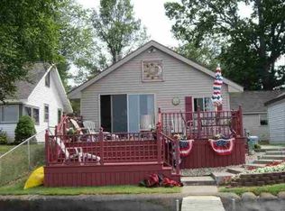 114 6th St, Houghton Lake, MI 48629