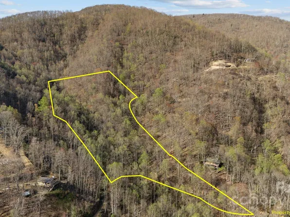 33 Deer Rock Rd, Hot Springs, NC 28743