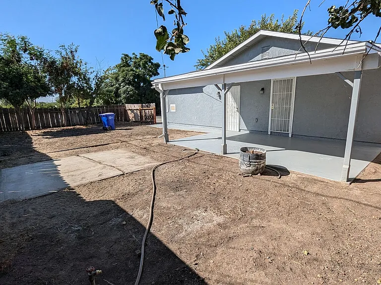 830 E Isham Ave — Photo 13