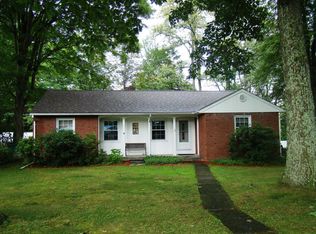 8 Harmony Cir, Poughkeepsie, NY 12603