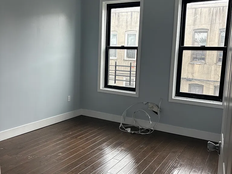 220 E 95th St #2 — Photo 3