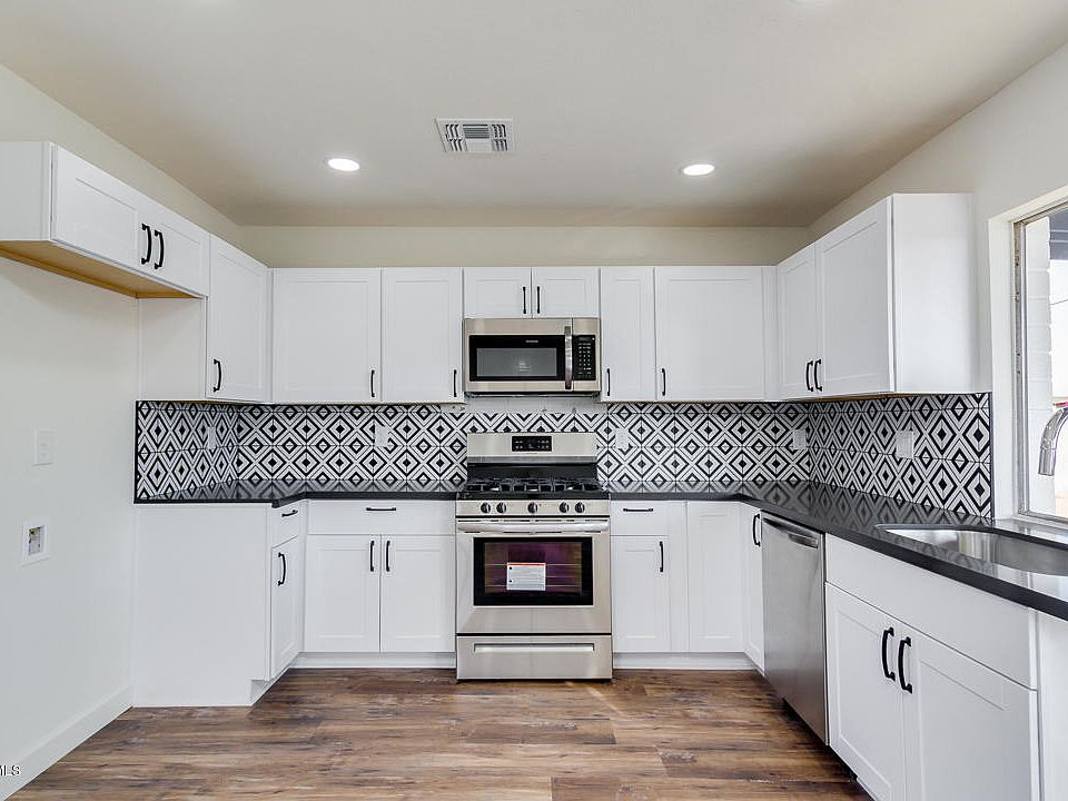 1st image of 1539 W Grovers Ave