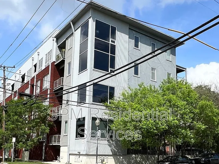 801 N 4th St #302 — Photo 1