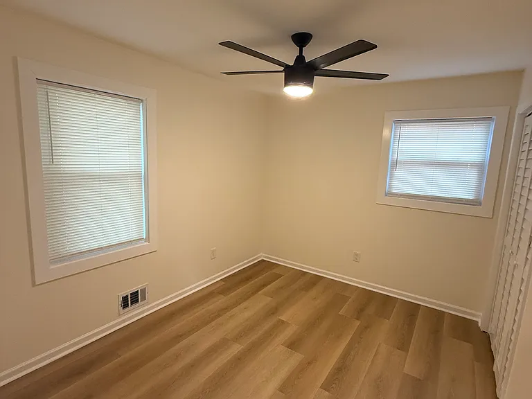 1743 Thomasville Dr SE — Photo 8