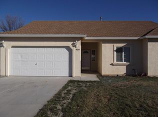 400 Springtime Ln, Red Bluff, CA 96080