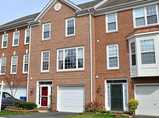 25202 Dunvegan Sq, Chantilly, VA 20152
